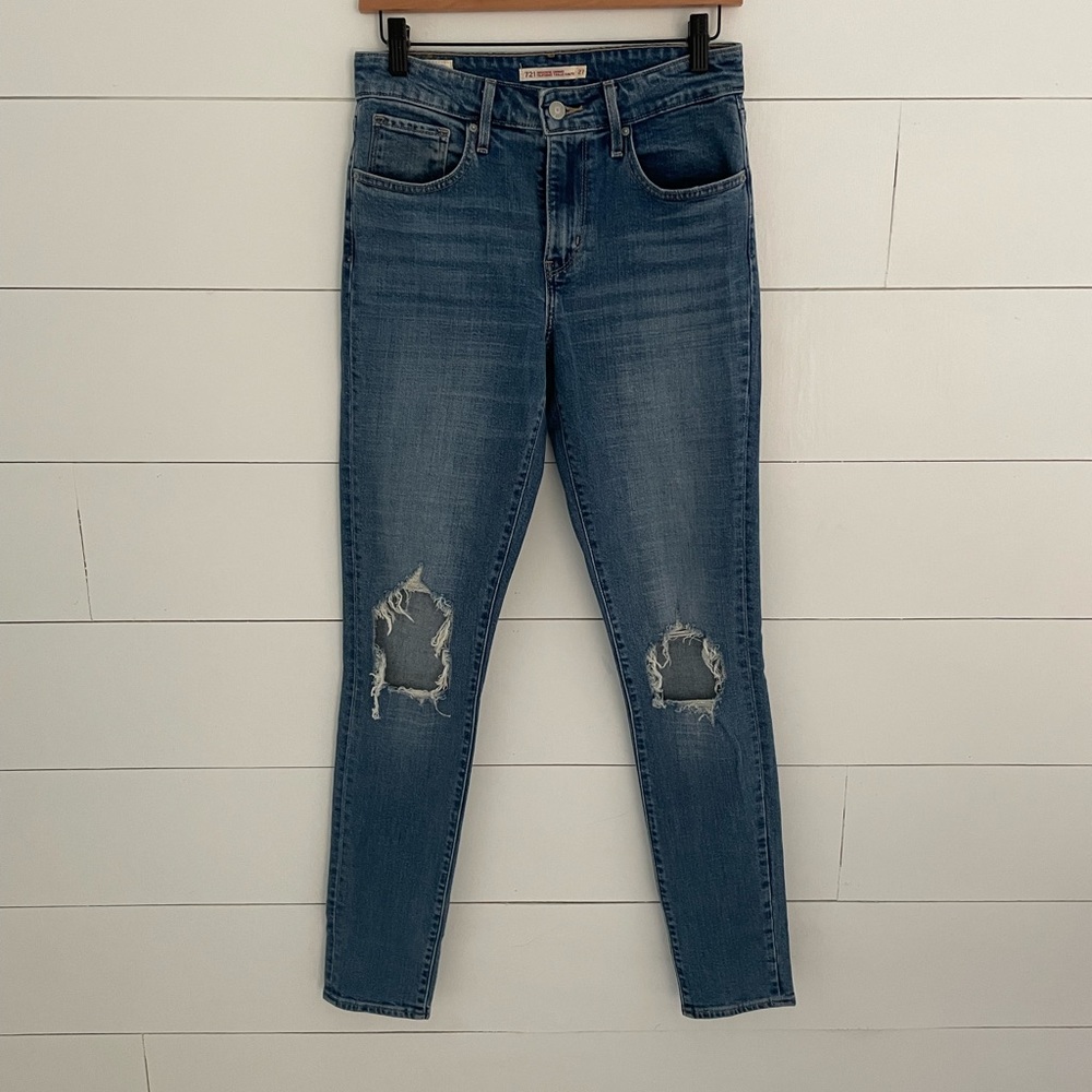 Levi’s Ripped Jeans - Picture 1 of 6
